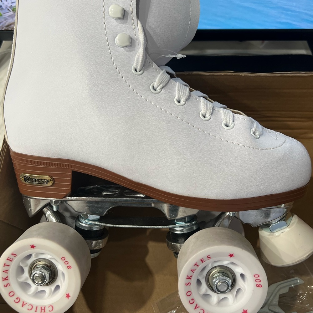 Chicago Skates 800 white